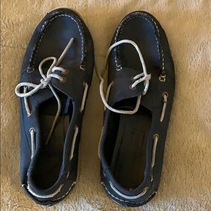Tommy Hilfiger blue boat shoes